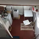 Petit studio indépendant à Paris